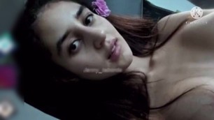 Arab girl masturbates on cam